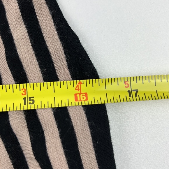 Max Studio Sleeveless V NeckTank Top - Picture 3 of 8